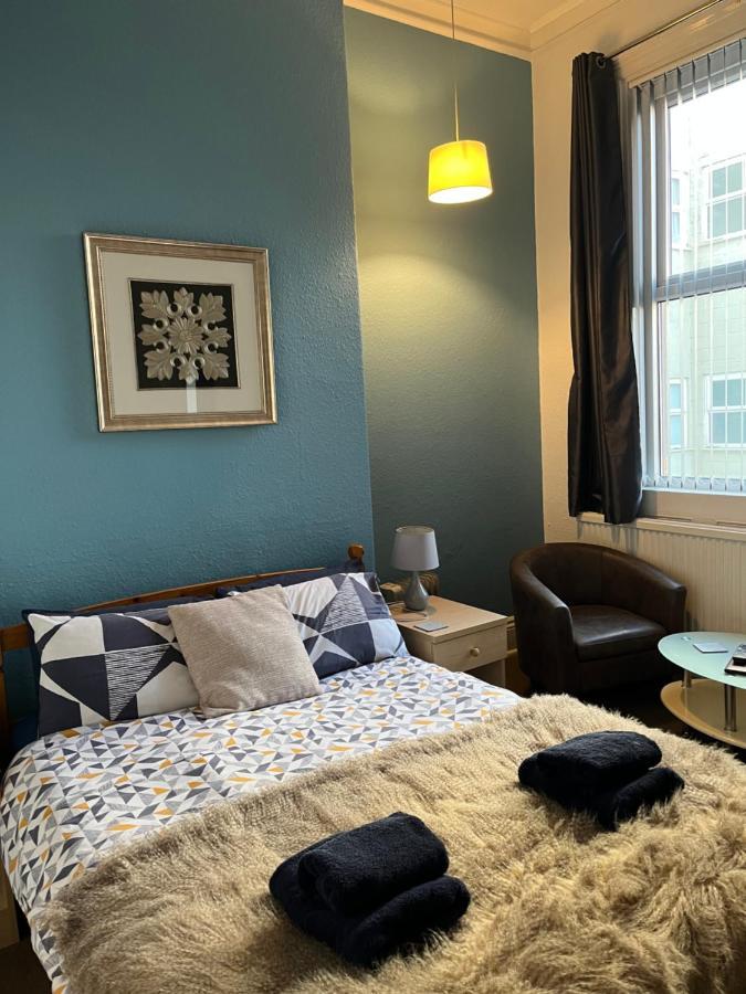 Guest house Carlton House Scarborough